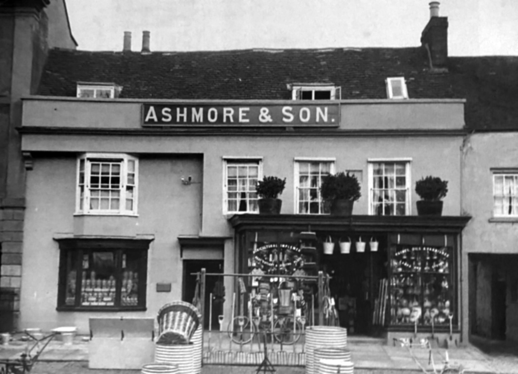 The frontage of Ashmore & Son in the 1920s.