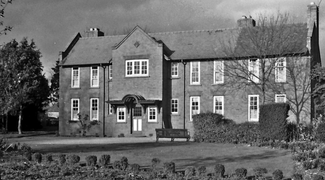 Bicester Nursing Home in 1950, showing the Tubb extension on the right side of the photo.