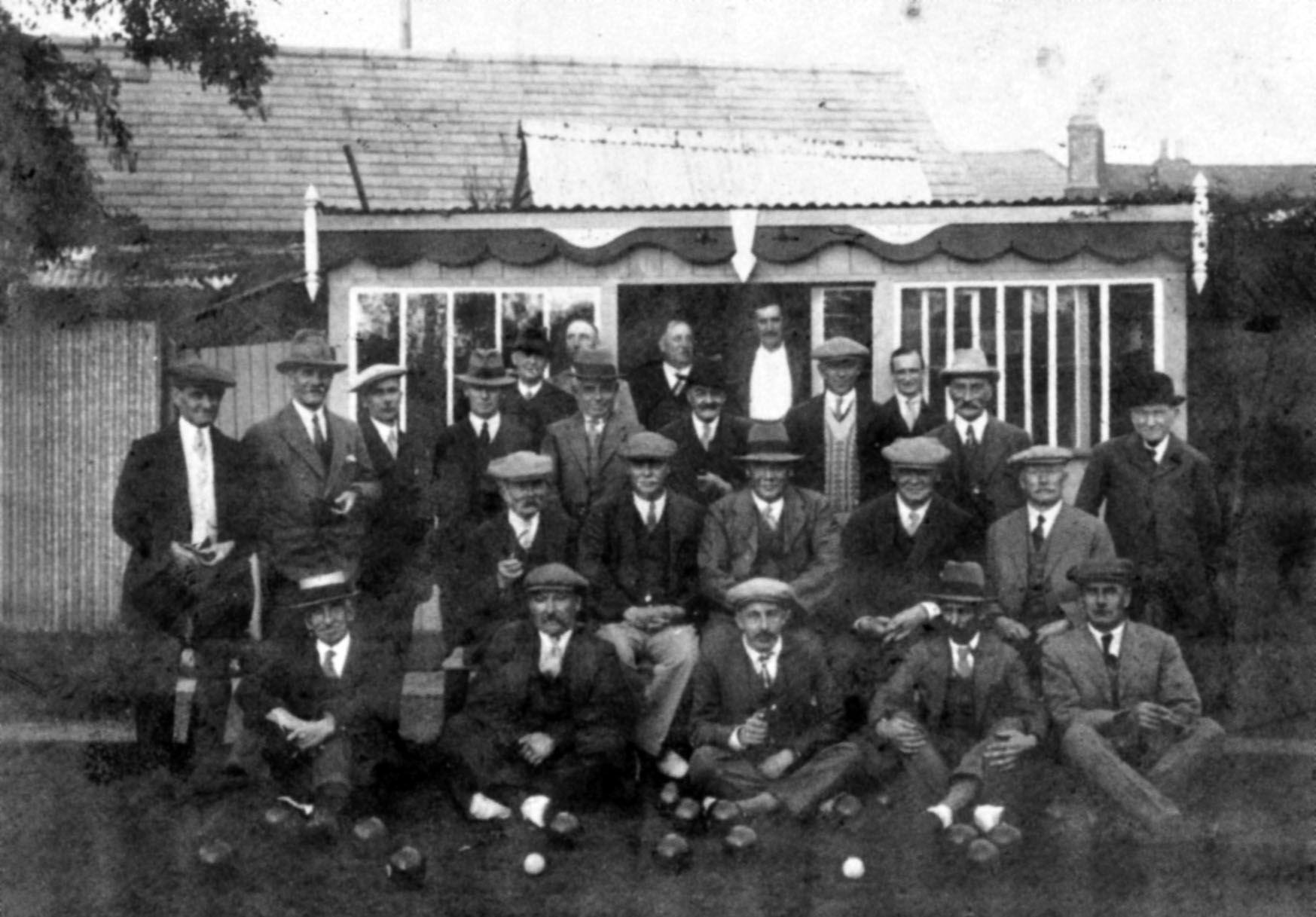Group photo on the green behind the King's Arms, 1900.