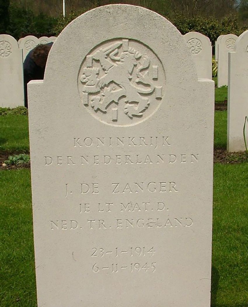 Lt. de Zanger's headstone in Mill Hill Cemetery.