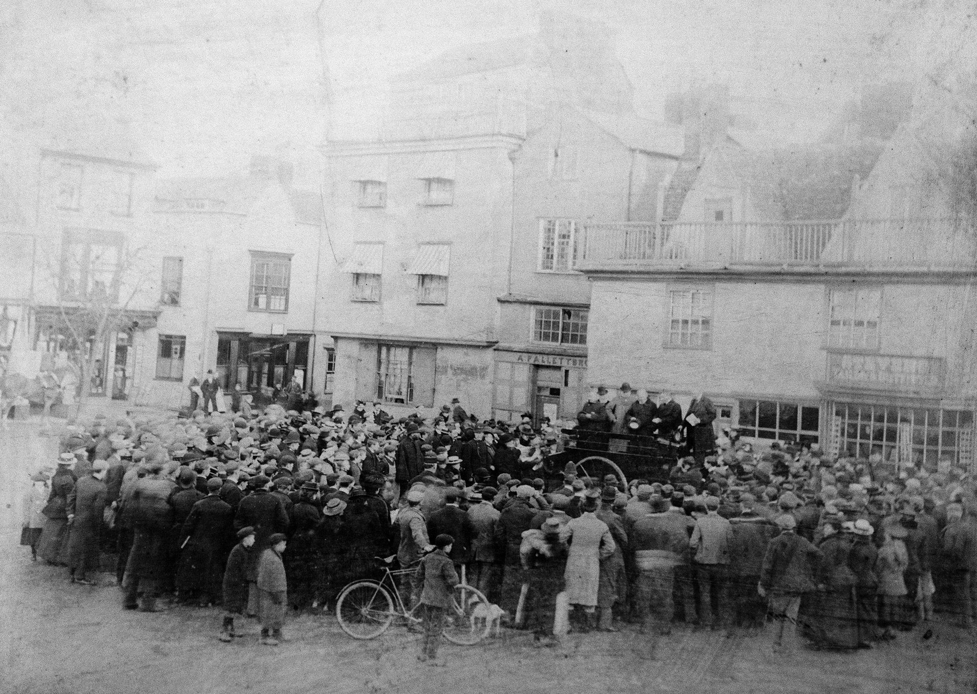 The proclamation of King Edward VII. Market Square, 26th January 1901.