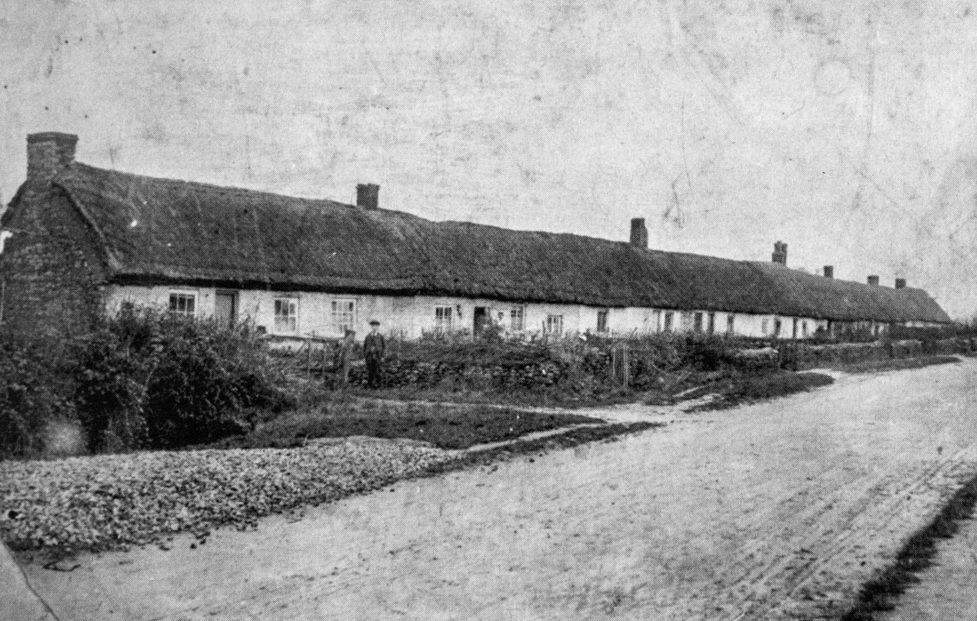 Banbury Road cottages in the 1900s.